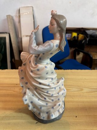 Figura Nao con Lladro Bailarina Flamenca