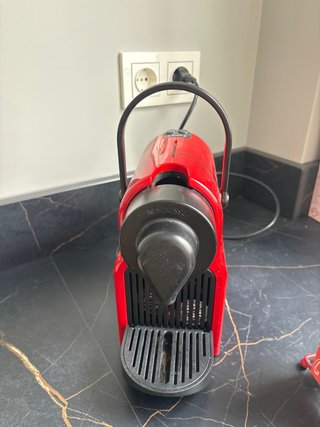 Cafetera Nespresso Krups Roja