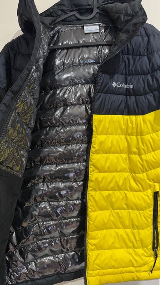 Chaqueta Columbia Negra y Amarilla con Capucha