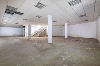 Local comercial en venta en Baza