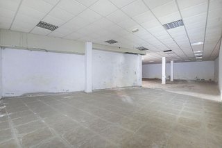 Local comercial en venta en Baza