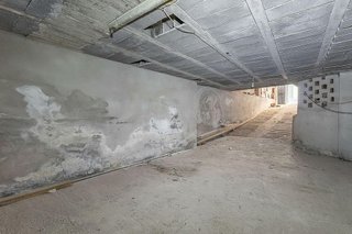 Local comercial en venta en Baza