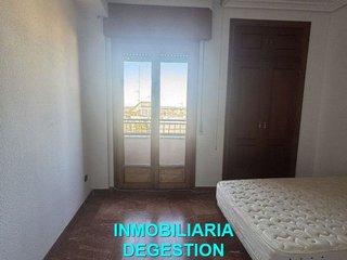 Piso en alquiler en Linares