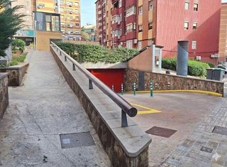 Garaje en venta en Artigas - Llefià en Badalona