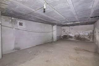 Local comercial en venta en Baza