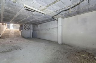 Local comercial en venta en Baza