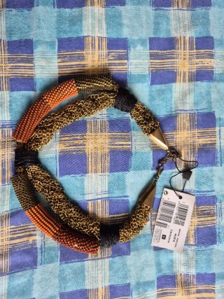 Collar Adolfo Dominguez Dorado y Naranja