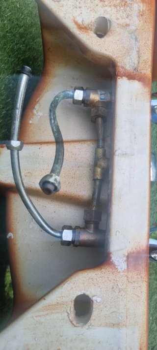 Lavabo de cerámica marrón