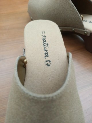 Zuecos Natura Talla 37 Beige