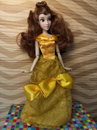 Muñeca Bella Disney Vestido Amarillo