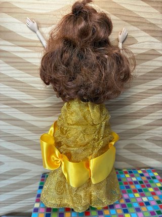 Muñeca Bella Disney Vestido Amarillo