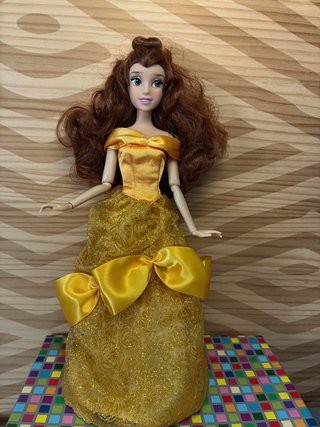 Muñeca Bella Disney Vestido Amarillo