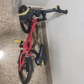 Bicicleta infantil Rockrider 900 roja ruedas 16