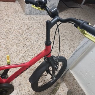 Bicicleta infantil Rockrider 900 roja ruedas 16