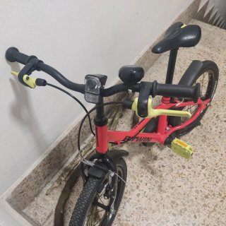 Bicicleta infantil Rockrider 900 roja ruedas 16