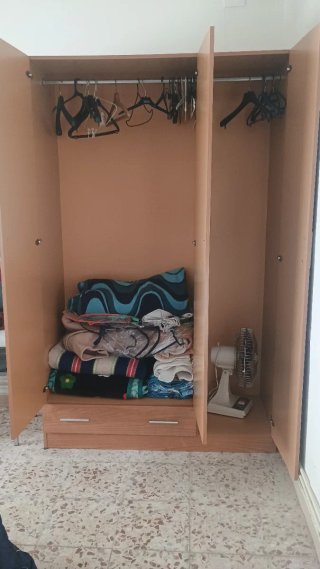 Armario madera 3 puertas
