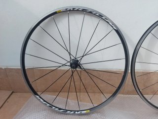 Ruedas Mavic Aksium delantera nueva 100%