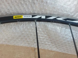 Ruedas Mavic Aksium delantera nueva 100%