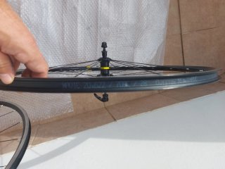 Ruedas Mavic Aksium delantera nueva 100%