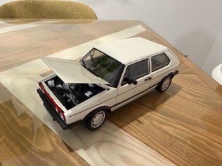 Maqueta VW Golf I Welly 1:18
