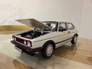 Maqueta VW Golf I Welly 1:18