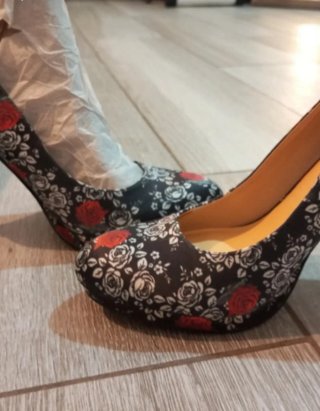 Décolleté con plateau e tacco