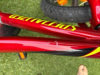 Bicicleta Infantil Specialized Roja