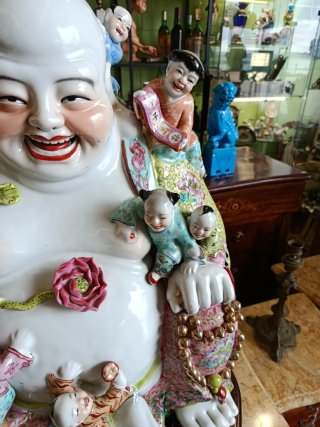 BUDA DE LA FELICIDAD O DE LA FERTILIDAD, PORCELANA