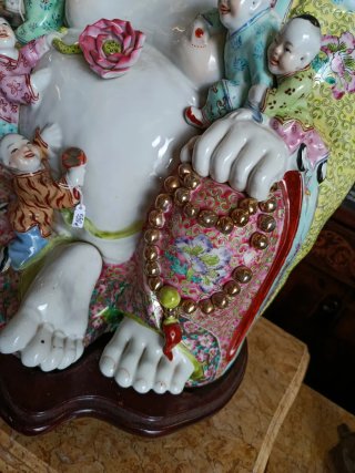 BUDA DE LA FELICIDAD O DE LA FERTILIDAD, PORCELANA