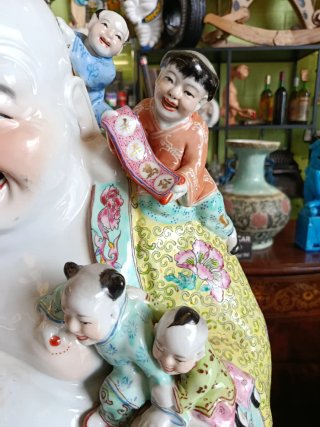 BUDA DE LA FELICIDAD O DE LA FERTILIDAD, PORCELANA
