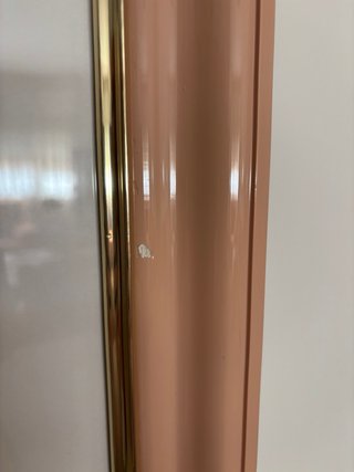 Pareja de cuadros vintage en tonos rosa con marco