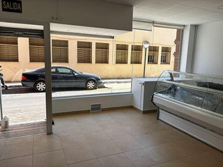 Local comercial en venta en Cervantes en Granada