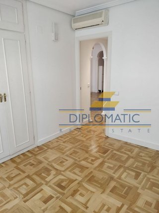 Piso en alquiler en Recoletos en Madrid