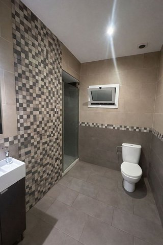 Local comercial en venta en El Baix Guinardó en Barcelona