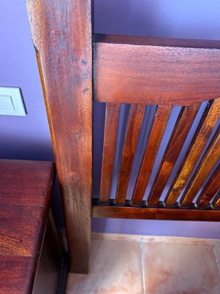 Cabecero de cama de madera y 2 mesitas