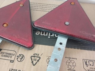 2 Catadióptricos Triangulares para Remolque