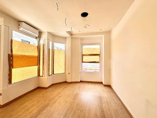 Local comercial en alquiler en Ensanche en Pamplona