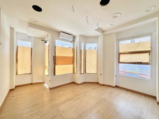 Local comercial en alquiler en Ensanche en Pamplona