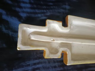Cruz de cerámica decorada