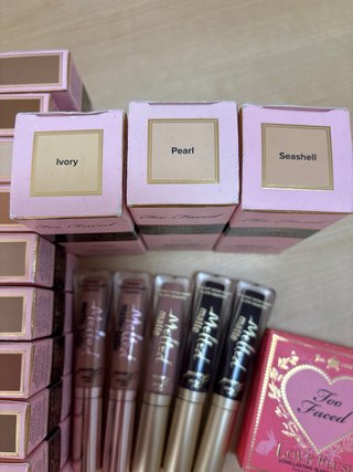 Lote Maquillaje Too Faced Bases y Polvos