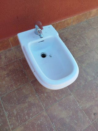 Lavabo de cerámica blanco