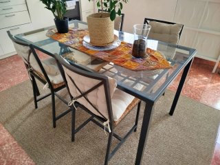 Mesa Comedor Cristal y 4 Sillas