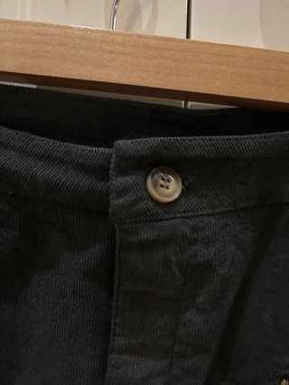 Falda negra con cremalleras