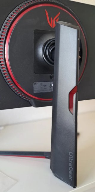 Monitor LG 24GN650 Negro y Rojo