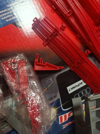 Scalextric 1/32 Material