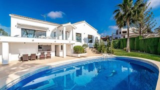 Chalet en alquiler en Elviria en Marbella