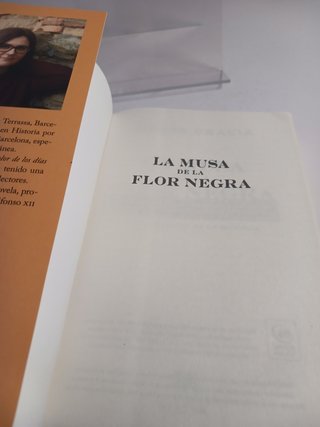La musa de la flor negra: La autora revelación ...