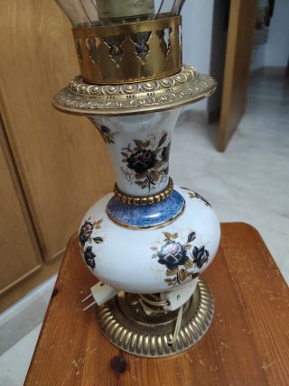 Lámpara mesa porcelana, bronce y cristal
