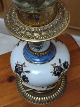 Lámpara mesa porcelana, bronce y cristal