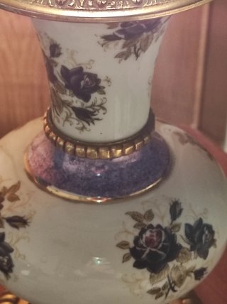 Lámpara mesa porcelana, bronce y cristal